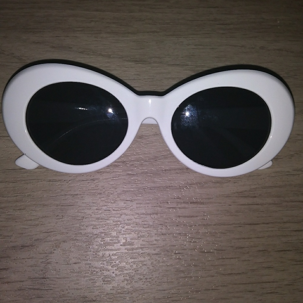 Clout goggles